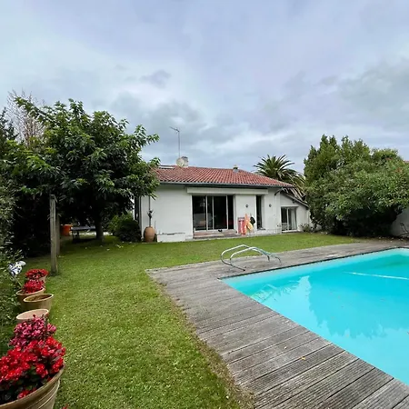 Spacious Bright House Pool Heated * Anglet